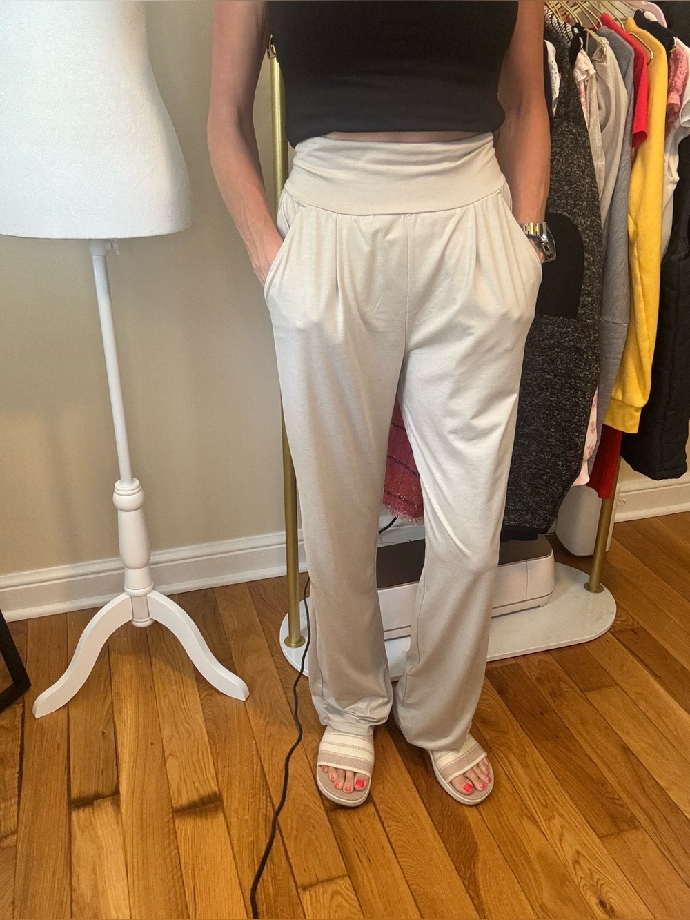 Vuori Elevation Trouser in the color Ecru Heather size xs
